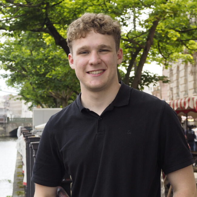 Max Mustermann